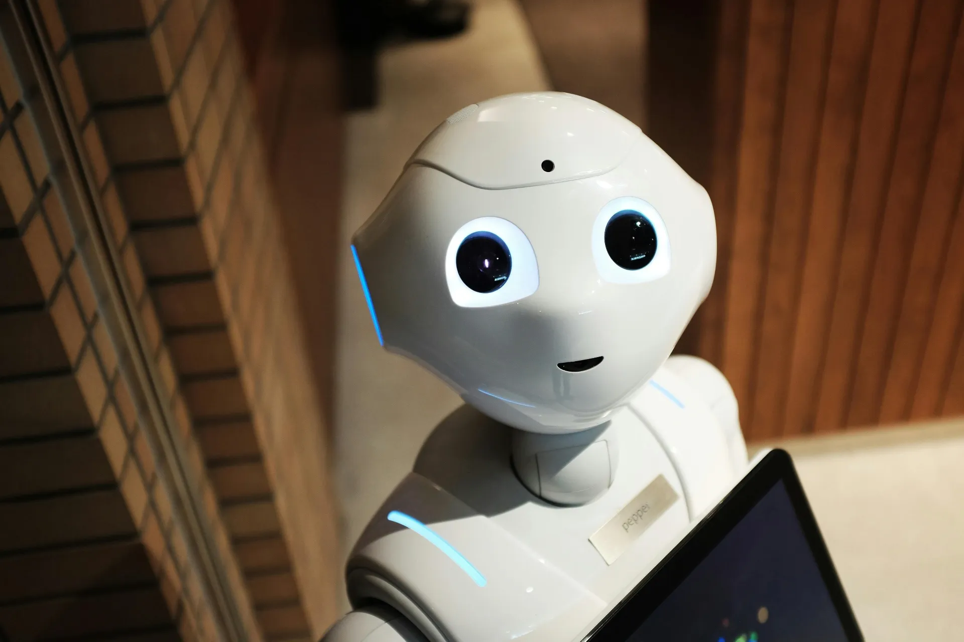 AI auto receptionist robot